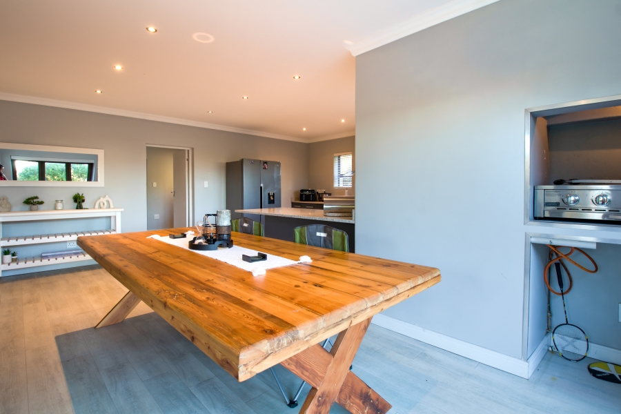 4 Bedroom Property for Sale in Hartenbos Landgoed Western Cape